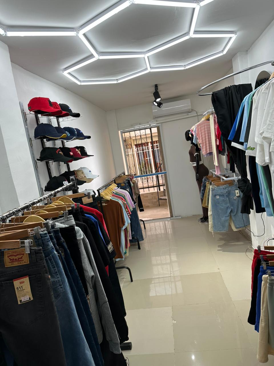 Interior Tienda Keycor19